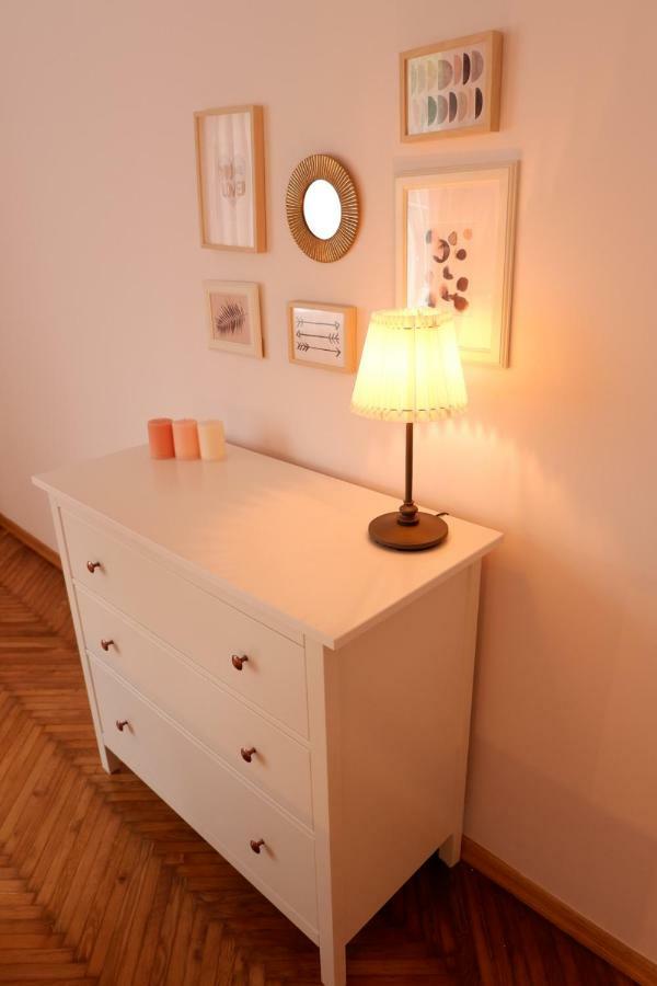 Singer Apartment Old Town Краків Екстер'єр фото