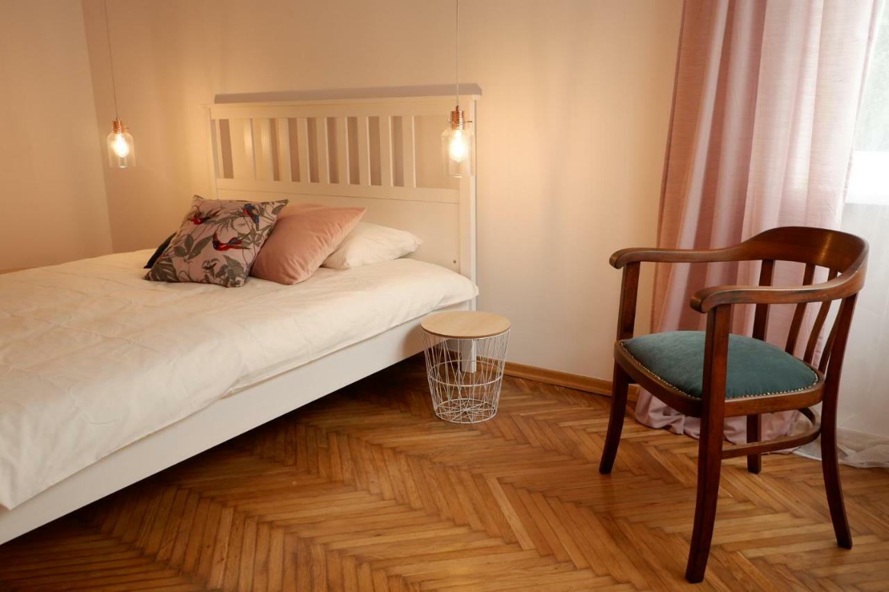 Singer Apartment Old Town Краків Екстер'єр фото