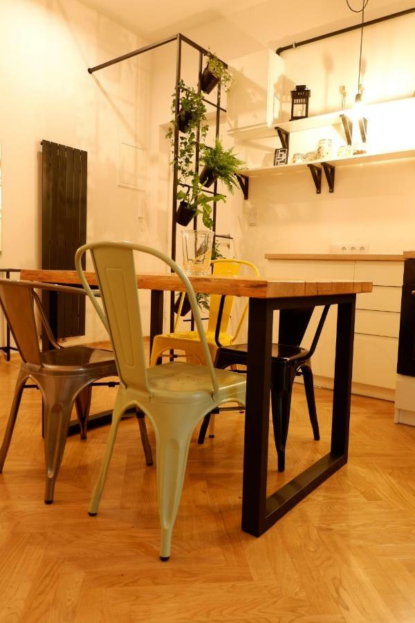 Singer Apartment Old Town Краків Екстер'єр фото